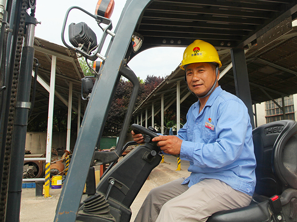 駕駛叉車(chē)002600.jpg