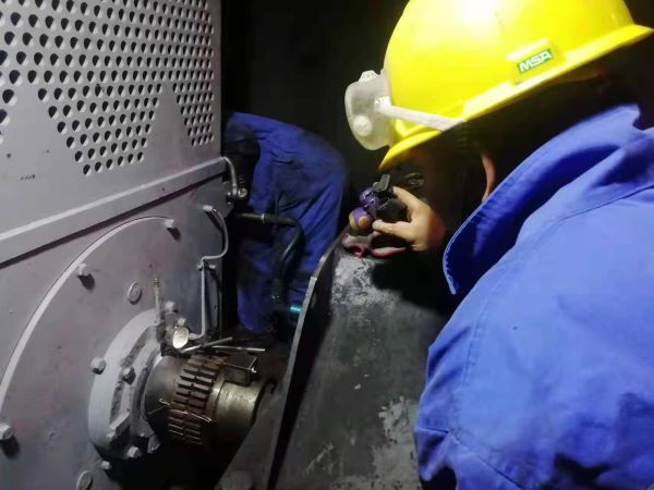 周六，磨煤機搶修立新功.jpg