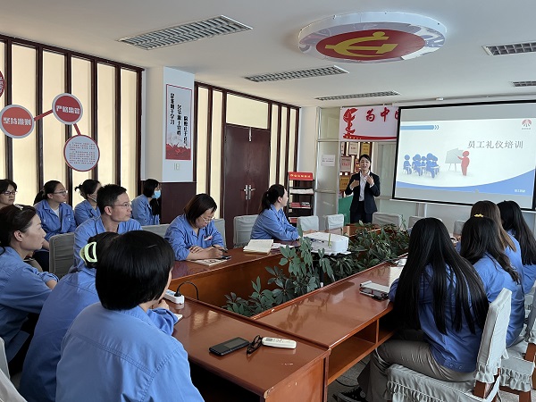提升服務質量，加快業(yè)財融合1.jpg