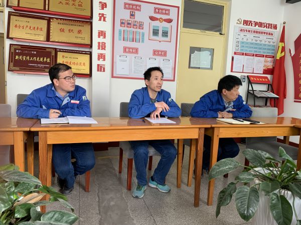 為確保此次大檢修停車計(jì)劃安全順利的完成，動力車間及早動手，精心組織，周密部署。按照公司大檢修指揮部的停車計(jì)劃，及時(shí)召開車間大檢修停車計(jì)劃工作會議.jpg