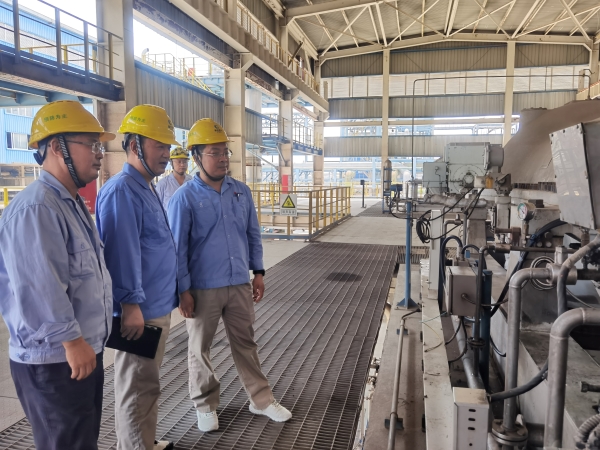 9月8日，公司機(jī)組透平電驅(qū)改造項(xiàng)目小區(qū)赴蒲城清潔能源化工有限責(zé)任公司進(jìn)行對(duì)標(biāo)交流2.jpg