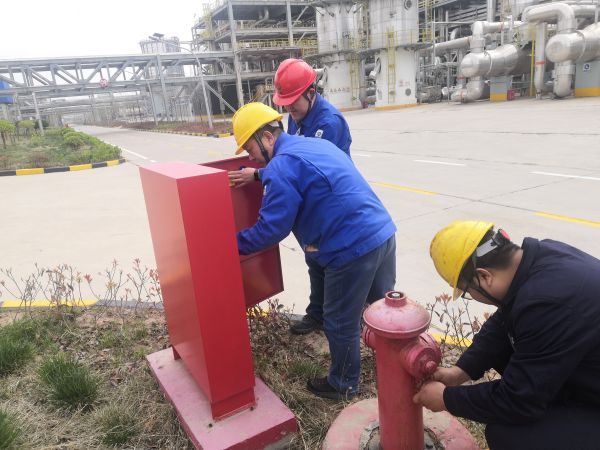 圖2 7月10日，檢查人員檢查人員重點(diǎn)檢查消防器材。設(shè)施.jpg
