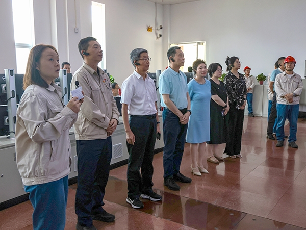 陜西省塑料工業(yè)協(xié)會(huì)來(lái)集團(tuán)公司調(diào)研